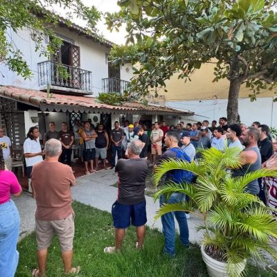 Formação voltada à qualificação da classe pesqueira reúne participantes na sede da APASLA, no bairro Porto da Aldeia